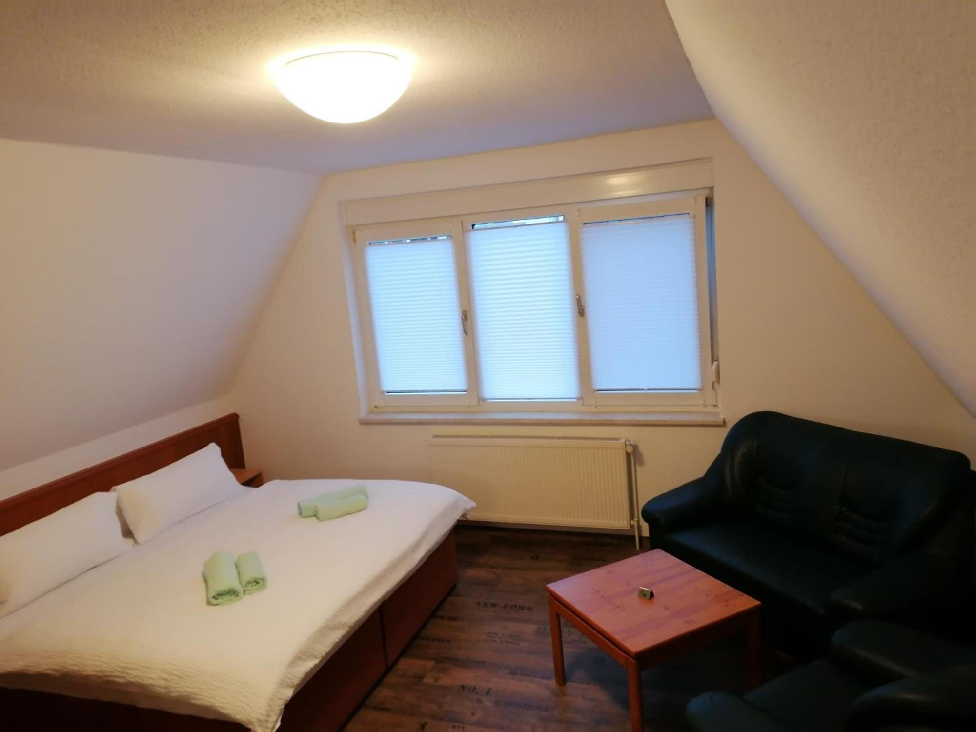 Domstadt Apartments Merseburg Zimmer foto